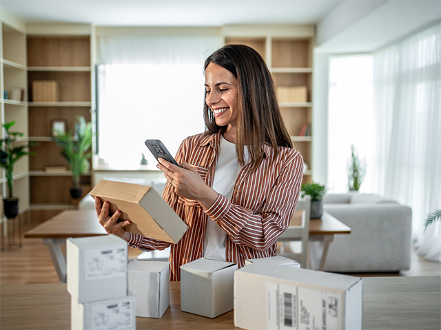 Successful Side Hustles for Women: Selling Products Online