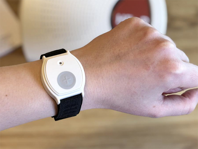 Stylish Medical Alert Bracelets Older Women Will Wear