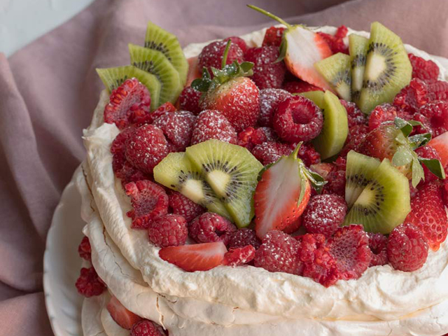 Pavlova Layer Cake